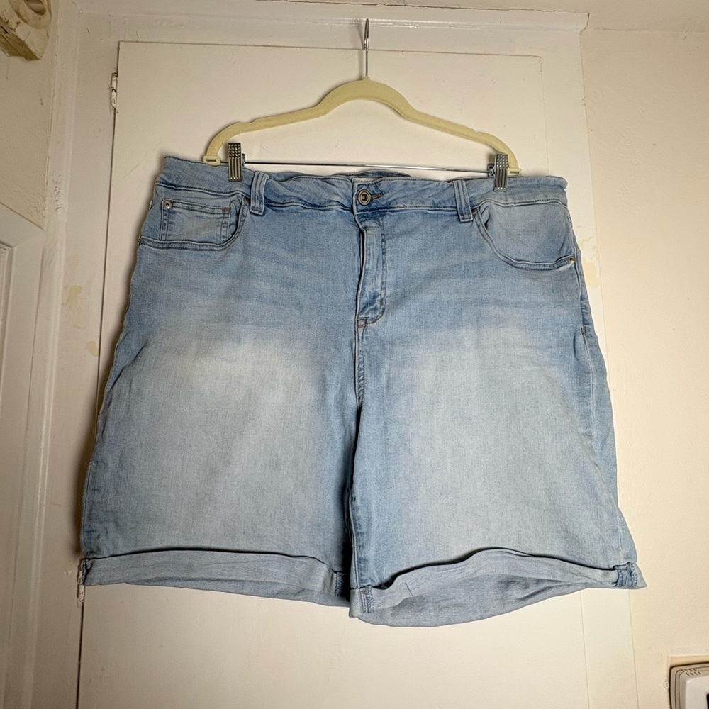 Celebrity Pink Light Blue Jean Shorts - Picture 2 of 10
